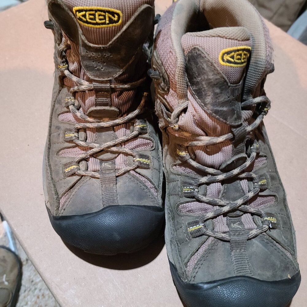 KEEN Targhee II Mid Waterproof Men's Hiking Boots size 7